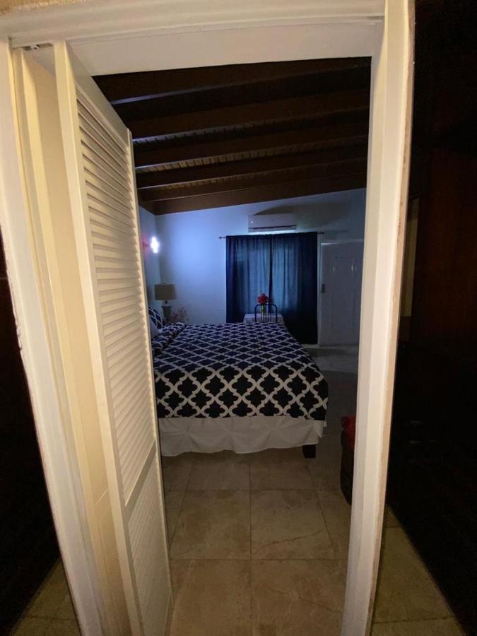 Portmore Esterno foto