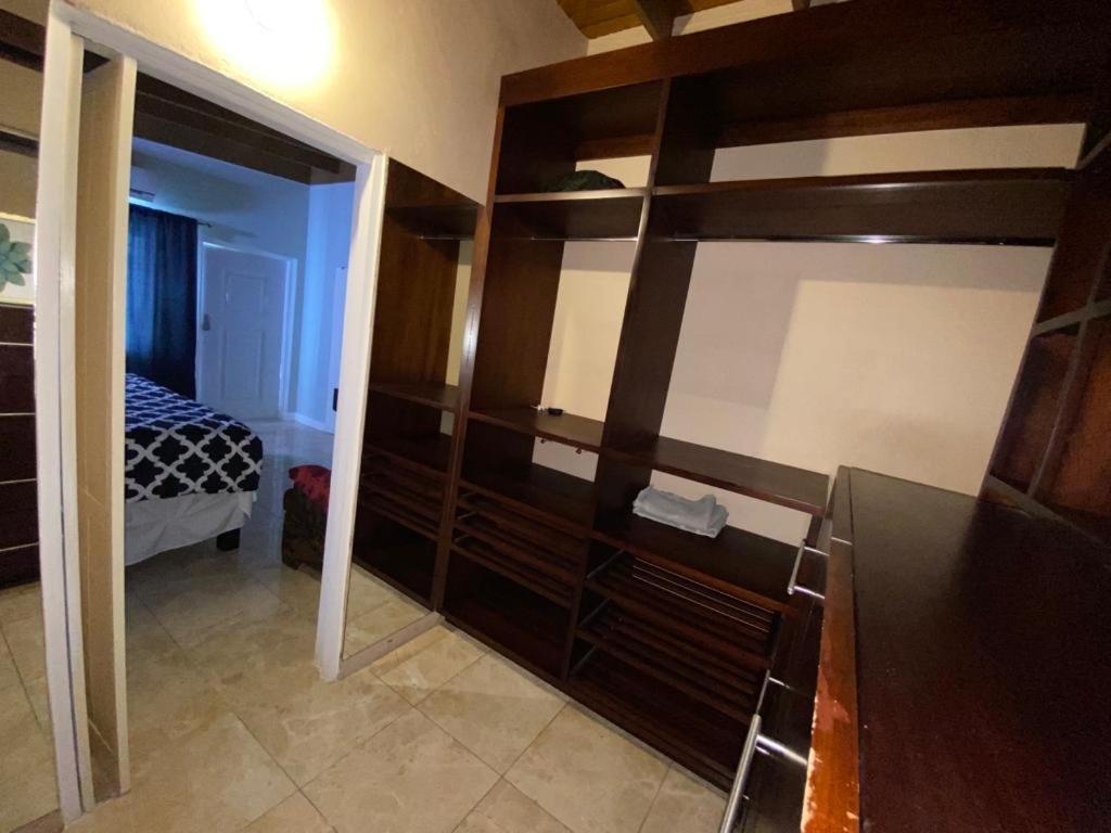 Portmore Esterno foto